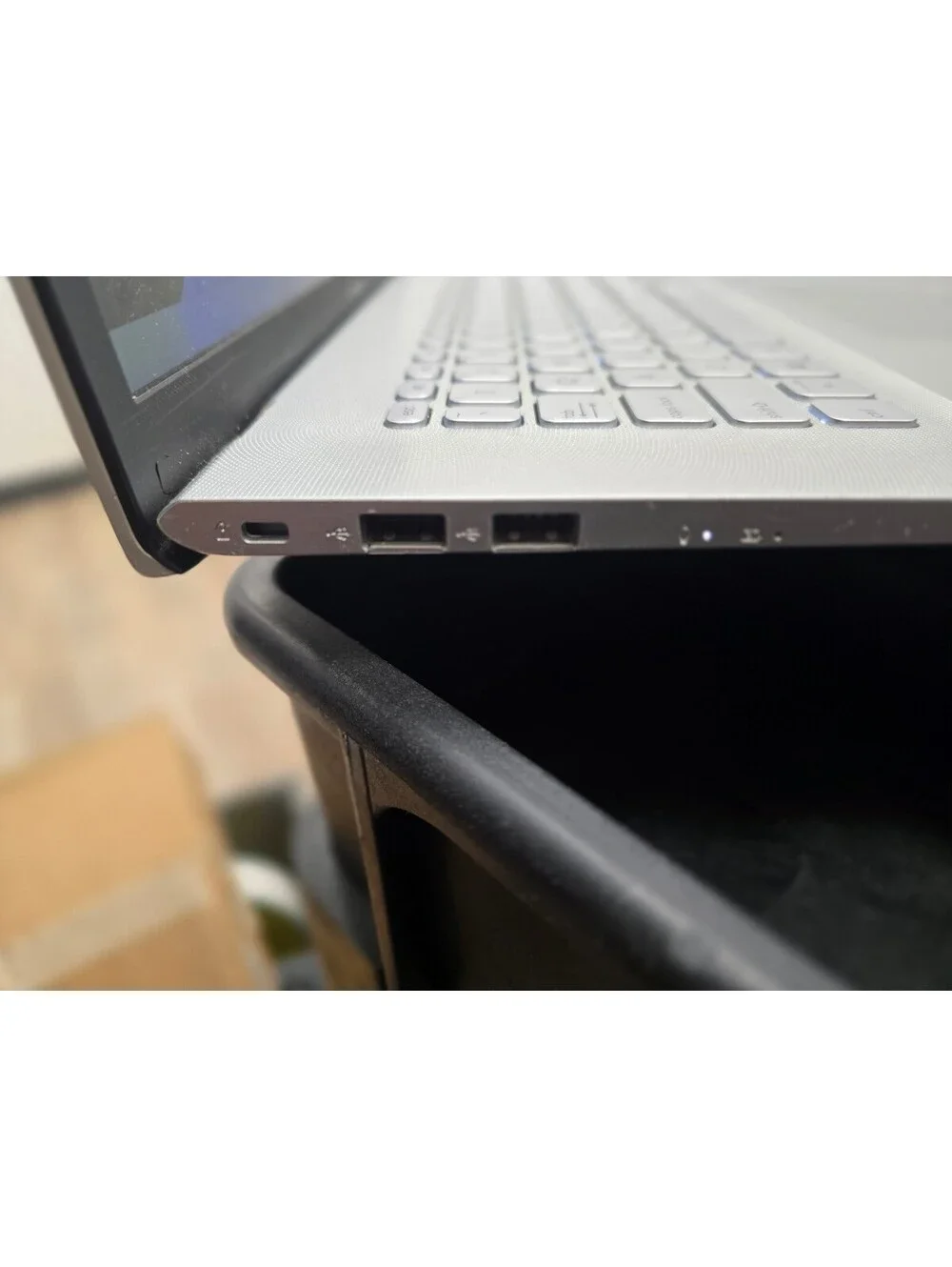 ASUS VivoBook 17 X712JA 17.3